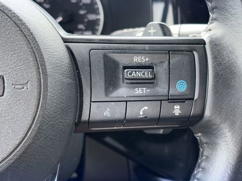 Used 2025 Nissan Pathfinder SV FWD image 28