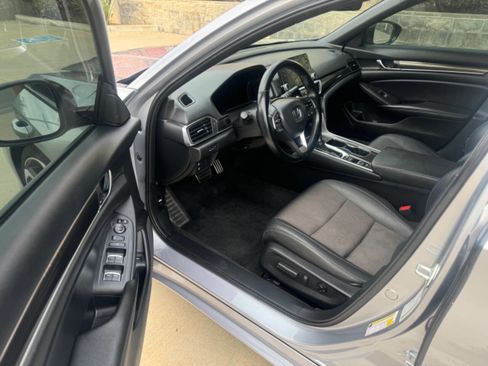 Used 2022 Honda Accord Sport image 9