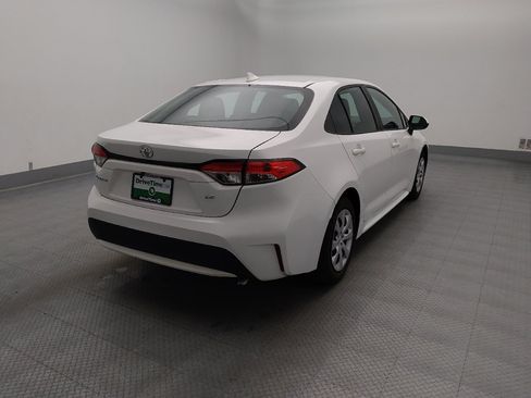 Used 2021 Toyota Corolla LE FWD image 7