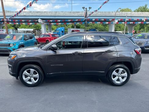 Used 2019 Jeep Compass Latitude w/ Popular Equipment Group AWD/4WD image 7