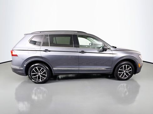 Used 2021 Volkswagen Tiguan SE FWD image 11
