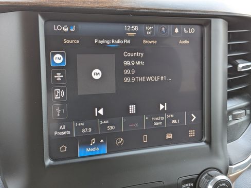 Used 2022 RAM 1500 Laramie AWD/4WD image 22