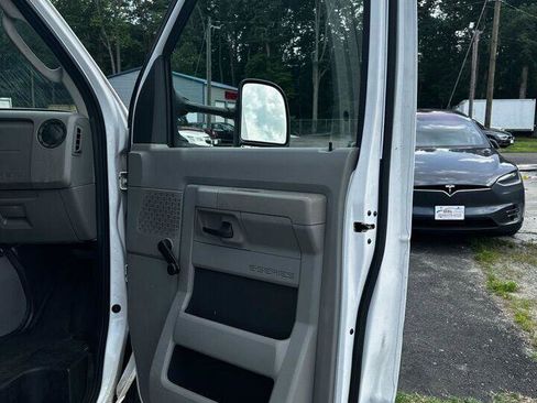 Used 2018 Ford E-350 and Econoline 350 Super Duty image 7