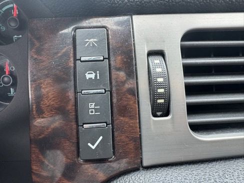 Used 2011 GMC Sierra 2500 Denali w/ Suspension Package, Off-Road image 23