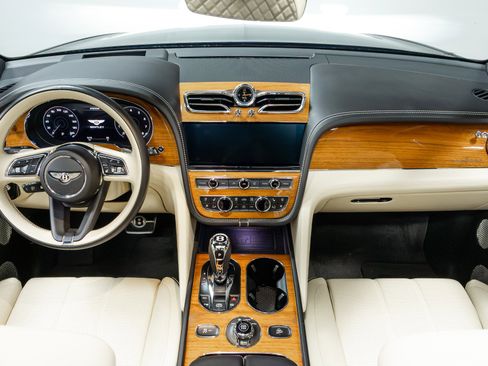 Used 2021 Bentley Bentayga w/ First Edition Specification AWD/4WD image 13