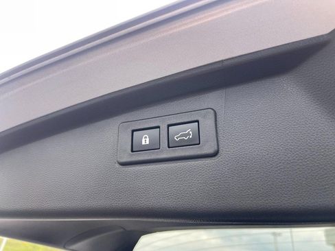 Used 2022 Subaru Outback Premium AWD/4WD image 16