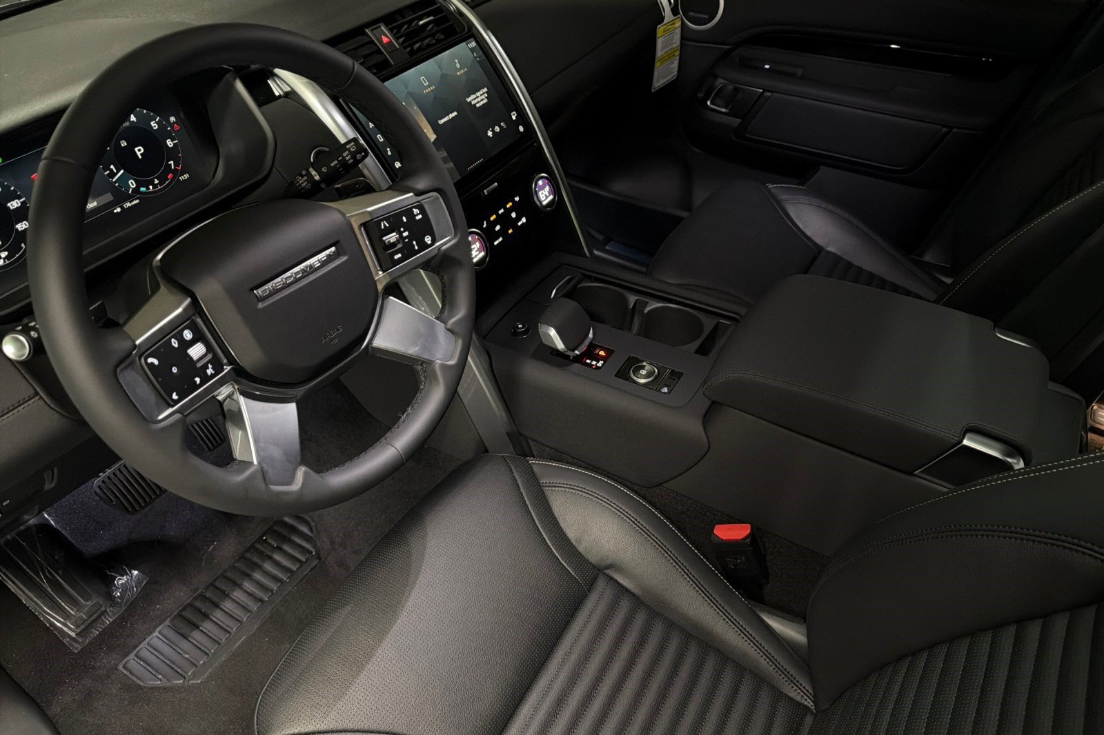 New 2026 Land Rover Discovery S AWD/4WD image 4