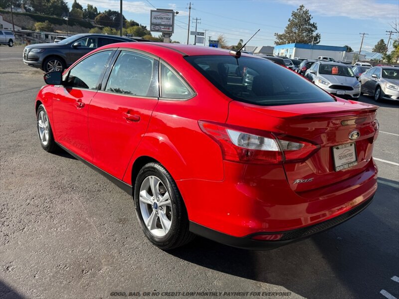 Used 2012 Ford Focus SE FWD image 5