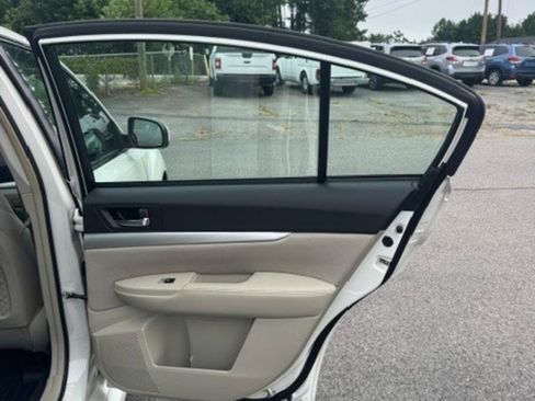 Used 2014 Subaru Legacy 2.5i Premium AWD/4WD image 14