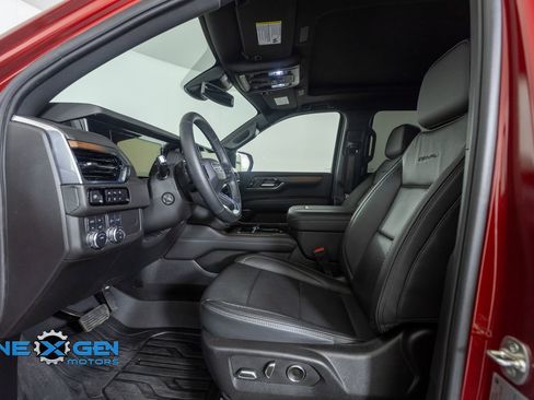 Used 2025 GMC Yukon XL Denali w/ Sun & Power Step Package AWD/4WD image 11