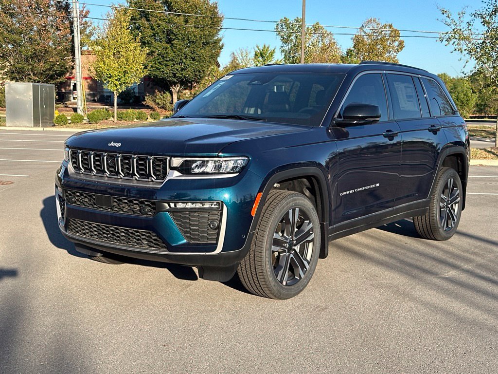 New 2027 Jeep Grand Cherokee Limited w/ Technology Group II RWD image 3