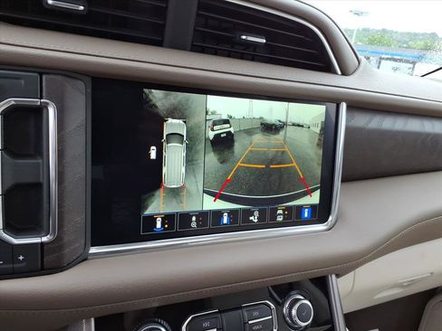 Used 2022 GMC Yukon Denali AWD/4WD image 18