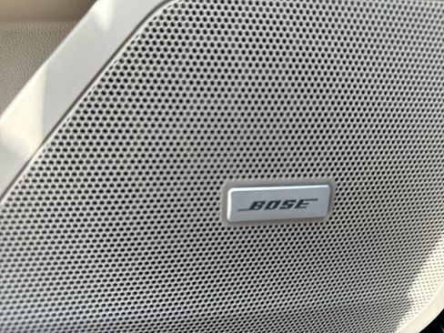 Used 2013 Cadillac XTS 4dr Sdn FWD image 40