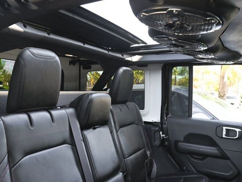 Used 2024 Jeep Wrangler Unlimited Rubicon image 19