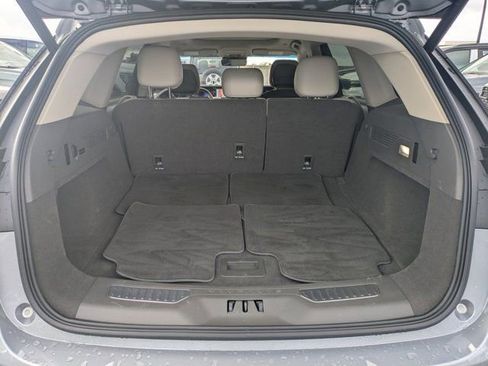 Used 2024 Lincoln Nautilus Premier w/ Equipment Group 102A image 11