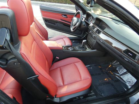 Used 2013 BMW 328i Convertible image 20