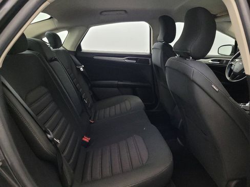 Used 2018 Ford Fusion SE FWD image 19
