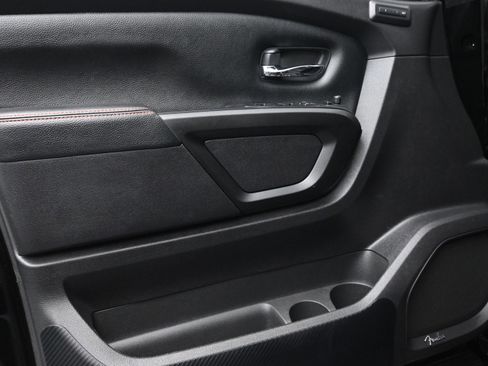 Used 2021 Nissan Titan PRO-4X w/ Pro-4x Convenience Package image 15