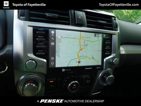 Used 2022 Toyota 4Runner SR5 Premium w/ Moonroof Package AWD/4WD image 10