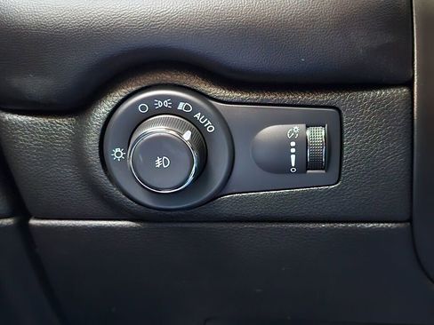 Used 2022 Dodge Durango GT image 33