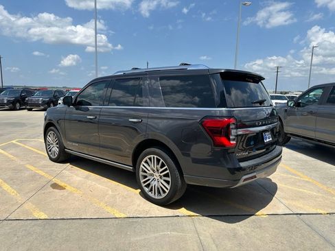 Used 2022 Ford Expedition Platinum AWD/4WD image 5