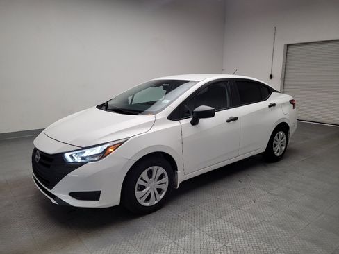 Used 2025 Nissan Versa S w/ Trunk Package FWD image 2