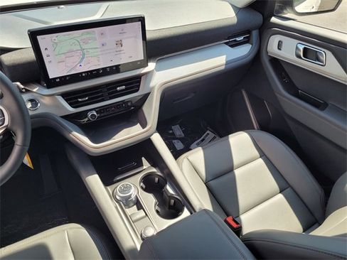 New 2025 Ford Explorer Active w/ Active Comfort Package image 8