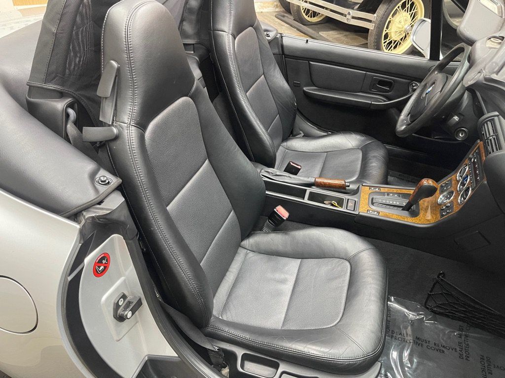 Used 2000 BMW Z3 2.5i RWD image 26