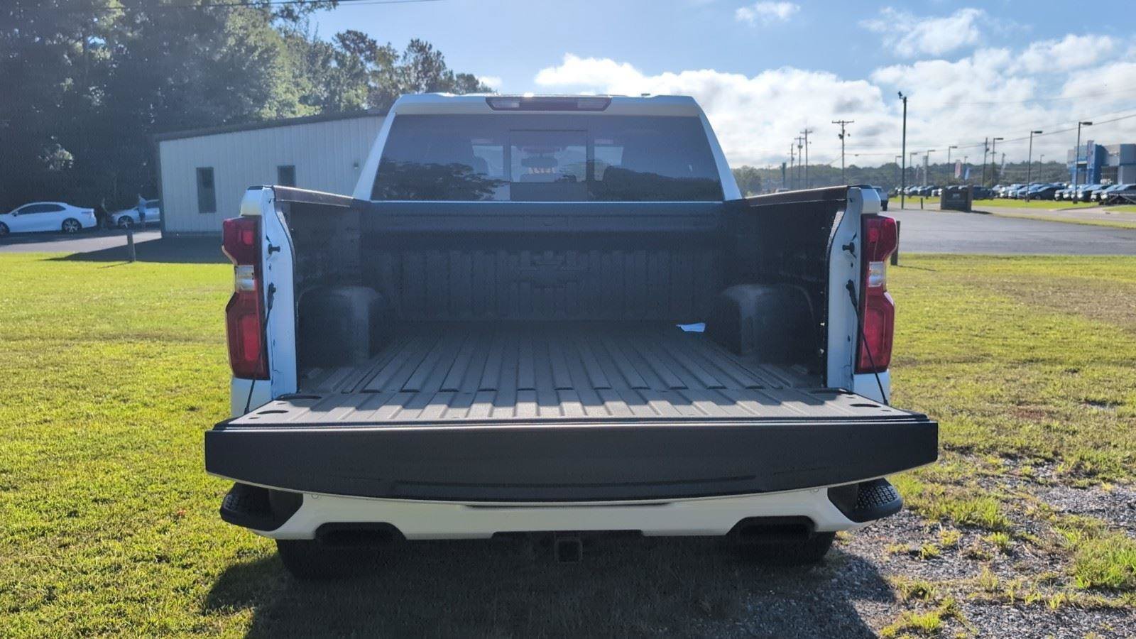 New 2026 Chevrolet Silverado 1500 RST w/ RST All Star Premium Package AWD/4WD image 5