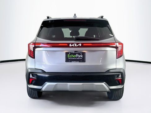 Used 2025 Kia Seltos S FWD image 7