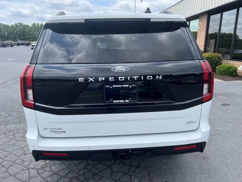 Used 2025 Ford Expedition Max Active AWD/4WD image 7