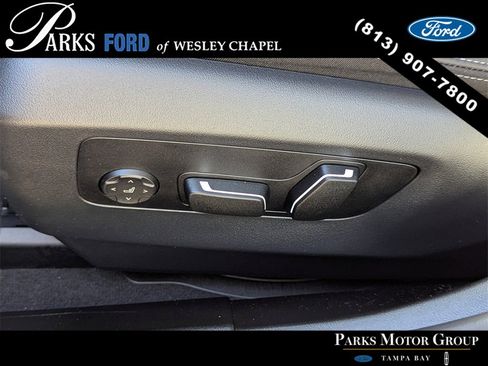 Used 2025 BMW 530i xDrive w/ Premium Package image 19