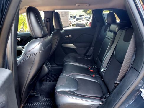 Used 2017 Jeep Cherokee Trailhawk w/ Comfort/Convenience Group image 20