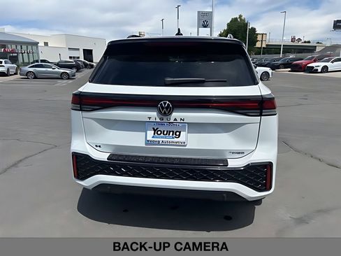 New 2026 Volkswagen Tiguan SE R-Line AWD/4WD image 4