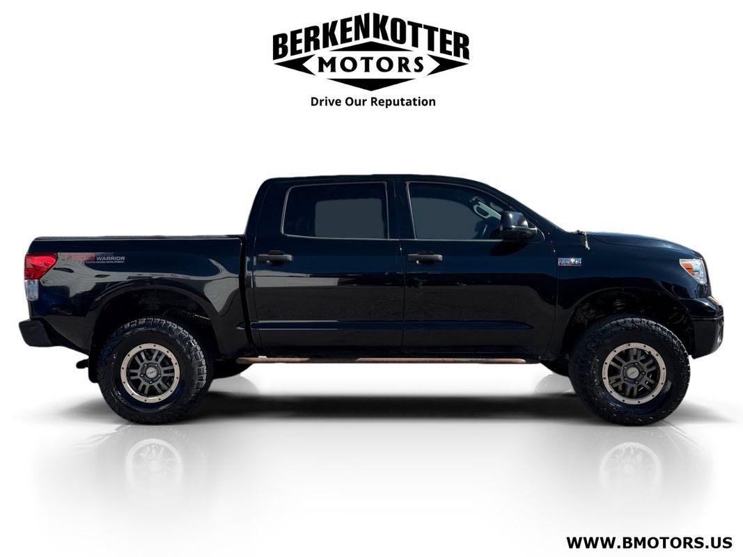 Used 2011 Toyota Tundra 4x4 CrewMax image 2