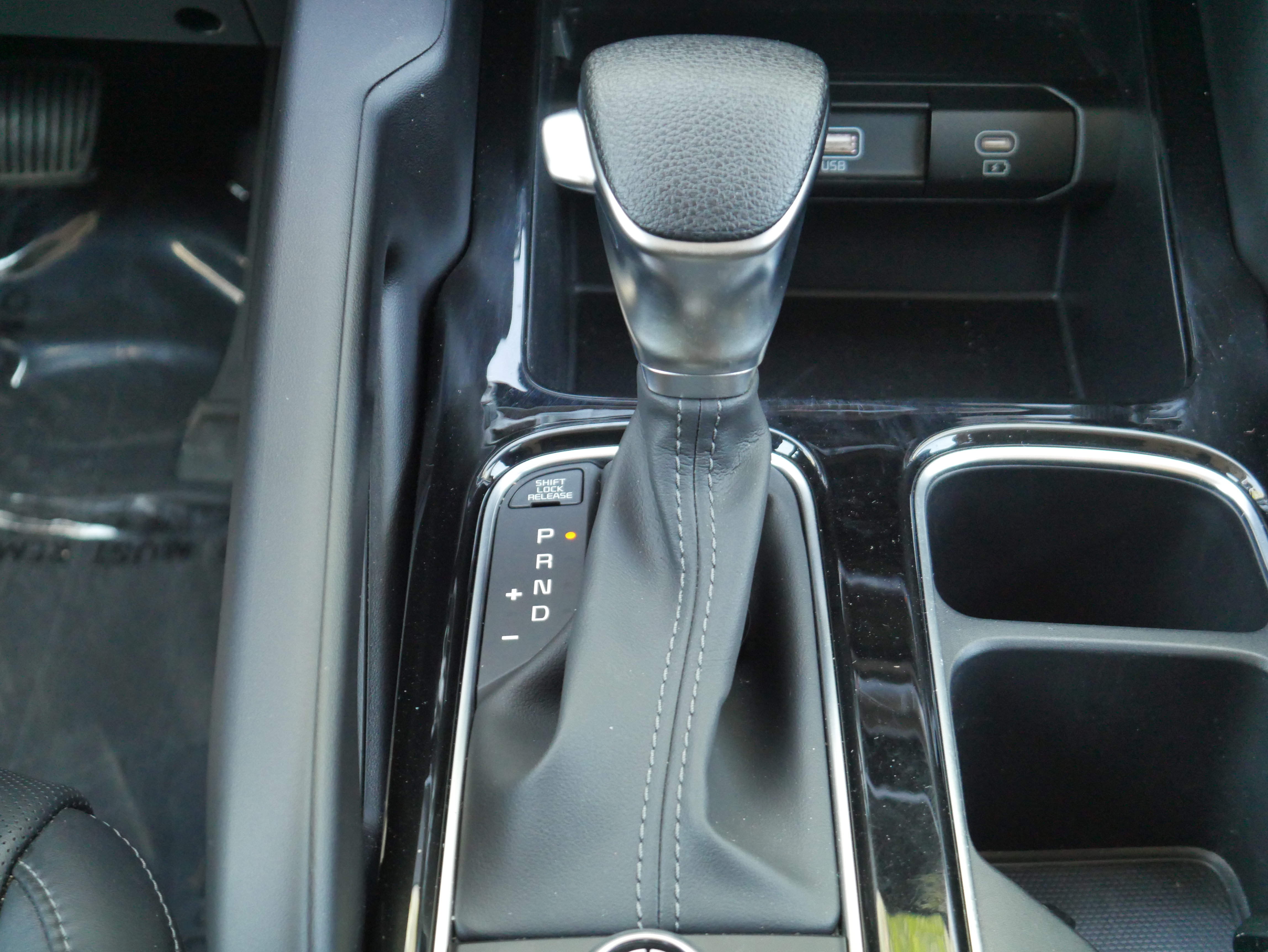 Certified 2025 Kia Telluride LX FWD image 25