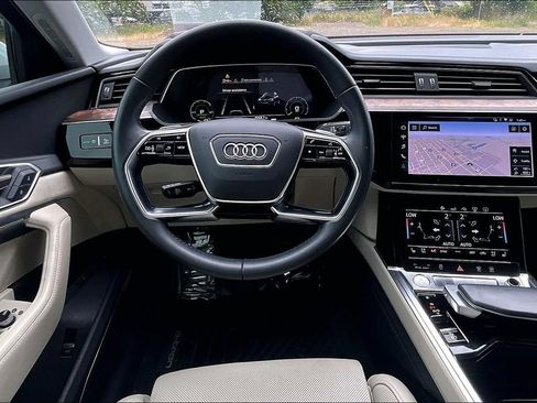Used 2019 Audi e-tron Prestige AWD/4WD image 7