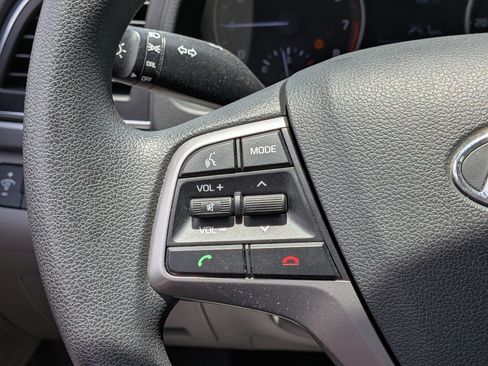 Used 2017 Hyundai Elantra SE FWD image 23