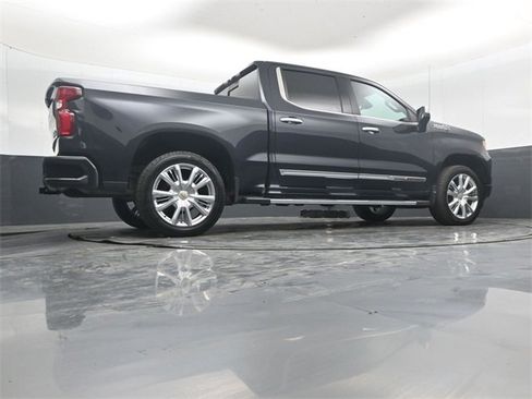Used 2022 Chevrolet Silverado 1500 High Country w/ High Country Premium Package image 38