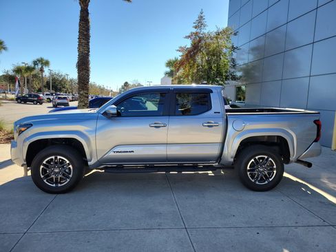 Certified 2025 Toyota Tacoma SR5 image 3