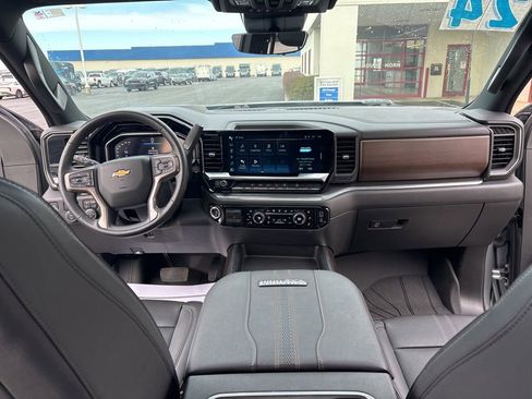 Used 2024 Chevrolet Silverado 3500 High Country w/ High Country Premium Package image 34