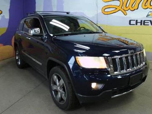 Used 2012 Jeep Grand Cherokee Overland image 4