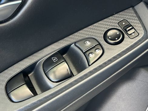 Used 2024 Nissan Sentra SV FWD image 14
