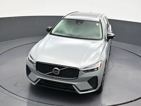 Used 2024 Volvo XC60 B5 Plus AWD/4WD image 25
