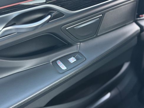 Used 2021 BMW 740i w/ M Sport Package image 29