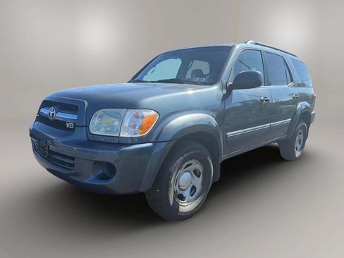 Used 2005 Toyota Sequoia SR5 RWD image 3