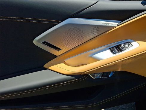 Used 2022 Chevrolet Corvette Stingray Premium Cpe w/ Z51 Performance Package RWD image 11