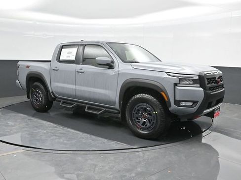 Used 2025 Nissan Frontier PRO-4X image 5