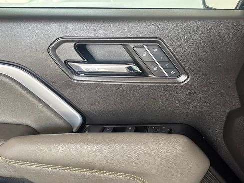 Used 2024 Chevrolet Colorado ZR2 w/ ZR2 Convenience Package III AWD/4WD image 15