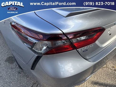 Used 2024 Toyota Camry SE image 15